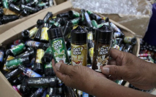 Tempat Produksi Cairan Vape Ilegal Digerebek Bea Cukai Sidoarjo