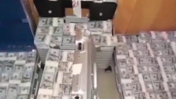 Kapolri tak Bereaksi Ditanya Bunker Rp 900 M