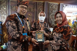 Produk Alas Kaki Kota Mojokerto Laris Manis