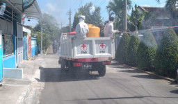 PMI Jember Masifkan Penyemprotan Disinfektan