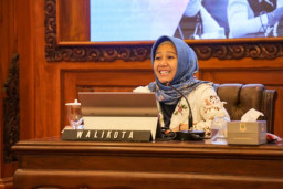 Wali Kota Ning Ita Raih Penghargaan OPOP dari Gubernur Jatim