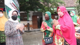 Bupati Jombang Gelorakan Gerakan Bahagia Bersama Tetangga