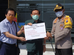 Yayasan Tionghoa Bantu Ribuan Sembako Polresta Sidoarjo