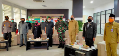 Peringati Hari Lahir Pancasila, Bupati Jombang Upacara via Online