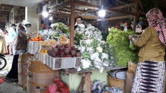 Vaksinasi Covid-19 di Surabaya Akan Sasar Pedagang Pasar dan UMKM