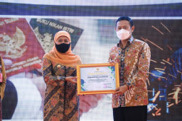 Bupati Bersama 26 Perusahaan di Lamongan Terima Penghargaan K3 dan ZA