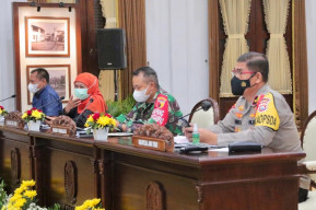 Khofifah Tegaskan Pelaksanaan Sholat Ied Berbasis Pemetaan Zonasi PPKM