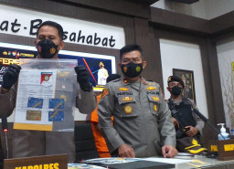 Si Kembar, Buat Salah Satu Pemiliknya Huni Ruang Tahanan Polisi
