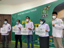 Perhatikan Yatim Piatu, Fraksi PKB Salurkan Bantuan Lewat LazisNU