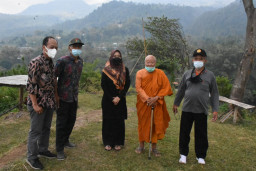 Tinjau Wisata Pacet, Bupati Optimis Ekonomi Bakal Kembali Mapan