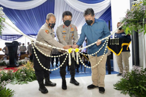 Kapolda Meresmikan Gedung Siber Ditreskrimsus, Irjen Nico Afinta: Menunjang Tugas Kepolisian di Wilayah Jatim