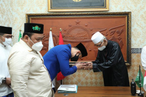 KH Miftahul Ahyar Sebut AHY Bagian dari Keluarga Besar NU