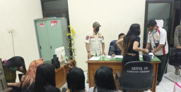 Satpol PP Ciduk 11 PSK Beraksi di Malam Ramadhan