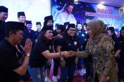 Hadiri HUT FGBMFI, Ning Ita Sebut Kerukunan Kota Mojokerto Miniatur Kebhinekaan Indonesia