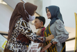 Cegah Kenakalan Remaja, Wali Kota Ning Ita Nobatkan Duta Genre 2022