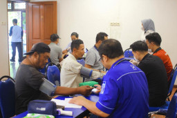 Baksos dan Pengobatan Gratis HUT 21 Tahun Demokrat Jatim diserbu Masyarakat Umum