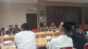 Tunda Penggusuran, Pemkot Surabaya Tawarkan Relokasi pada Puluhan PKL Bawah Tol Tambak Asri