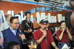 Bikin Heboh di Jalan Tunjungan, Teriakan Anies Presiden menggema di Surabaya