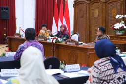 Gubernur Khofifah Tegaskan Cek Detail Seluruh Proker di RKPD