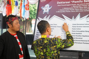 PDI-P dan Nasdem Daftarkan Bacaleg ke KPU Jatim 11 Mei