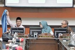 Komisi E Usul Seragam Gratis 2024, Kadispendik Jatim : Kenapa Tidak?