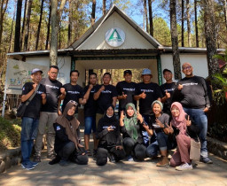 Baca juga : Gathering Menuju Seperempat Abad Harian Surabaya Pagi di Alas Veenuz Trawas