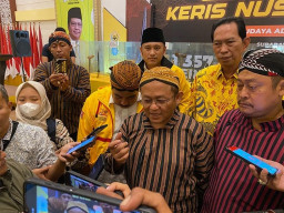 Sarmuji : Saat Politik sedang Mumet, Dihibur Pameran Keris
