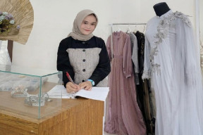 Sukses Tekuni Dunia Desainer Pakaian Sejak SMA