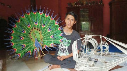 Eksis Bisnis Kerajinan Tangan dari Koran Bekas