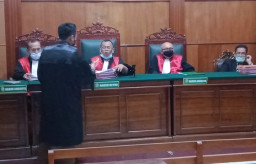 Aris Munandar Divonis 3 Tahun Penjara