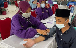 Ribuan Santri Ponpes Lirboyo Divaksin