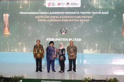 Pemkab Blitar Raih Penghargaan Nirwasita Tantra dari KLHK
