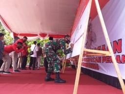 Polres Blitar bersama Dua Bapaslon Blitar Gelar Deklarasi Bermasker