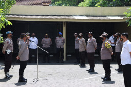 Kedepankan, Cepat, Dekat dan Bersahabat, Kapolres Blitar Kota Tegaskan pada Jajaranya Sebagai Pelayan Masyarakat yang Humanis