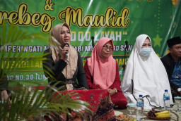 Grebek Maulid Nabi Kota Mojokerto Bersama Wali Kota Ning Ita