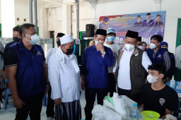 Nasdem Gresik Gelar Serbuan 15 Ribu Vaksin di Pondok Pesantren