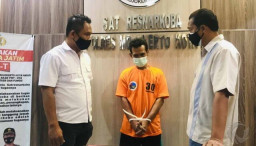 Sopir Truk Nyambi Jual Sabu