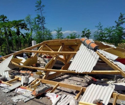 Diterjang Angin Gending, Musholla di Probolinggo Roboh