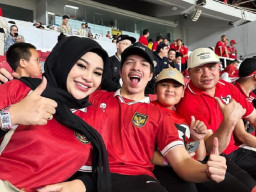 Atta-Aurel Bagikan Momen Kompak Nonton Bola Bareng Raul Lemos