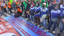 Buruh Jawa Timur Tolak Pasal Pengamanan Zat Adiktif di RUU Kesehatan