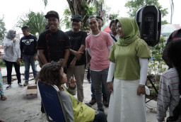 Cukur Sambil Beramal, Cara Unik Pemuda Kota Mojokerto Galang Dana Gempa Cianjur