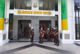 Kejaksaan Didesak Usut Dugaan Pungli Atribut Kades di Dinas PMD Gresik