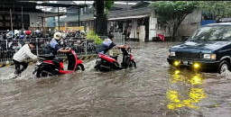 Hujan deras, Ruas Jalan di Malang Terendam Banjir