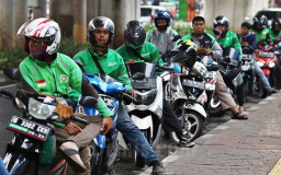 Profesi Ojek Online Masih Menggiurkan