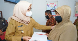 5.000 Warga Banyuwangi Terima BST dari Pemprov