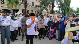 Pedagang Pasar Legi Demo Terkait Pembagian Lapak