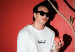 Bikin Heboh, Jefri Nichol Spill Foto Berlatar Belakang Biru: Siap Menikah?