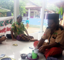 Umumkan Kegiatan Posyandu, Guru Ngaji di Sumenep Dimusuhi