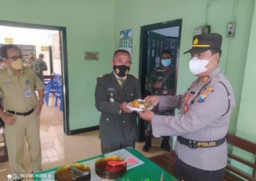 Dengan SANTUN 16 Kapolsek jajaran Polres Blitar datangi Kantor Koramil