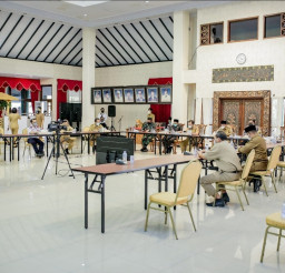 Forkopimda Ikuti Vidcon Rakor Dalam Rangka Evaluasi Rutin PPKM Darurat Jatim-Bali